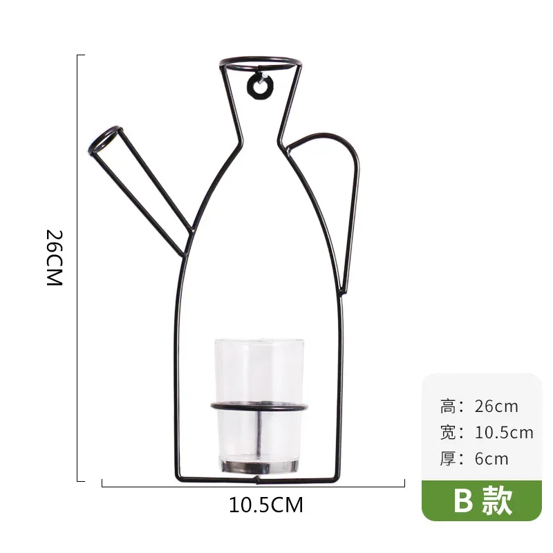 

Металлическая настольная ваза в стиле ретро