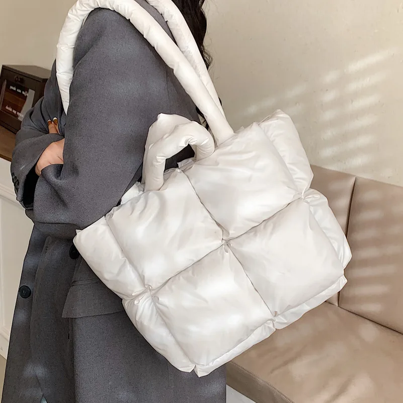 

Niche Design Diamond Box Ladies Bag 2021 Winter New Tote Bag Soft Cotton-filled Pillow Bag Versatile One-shoulder Armpit Bag