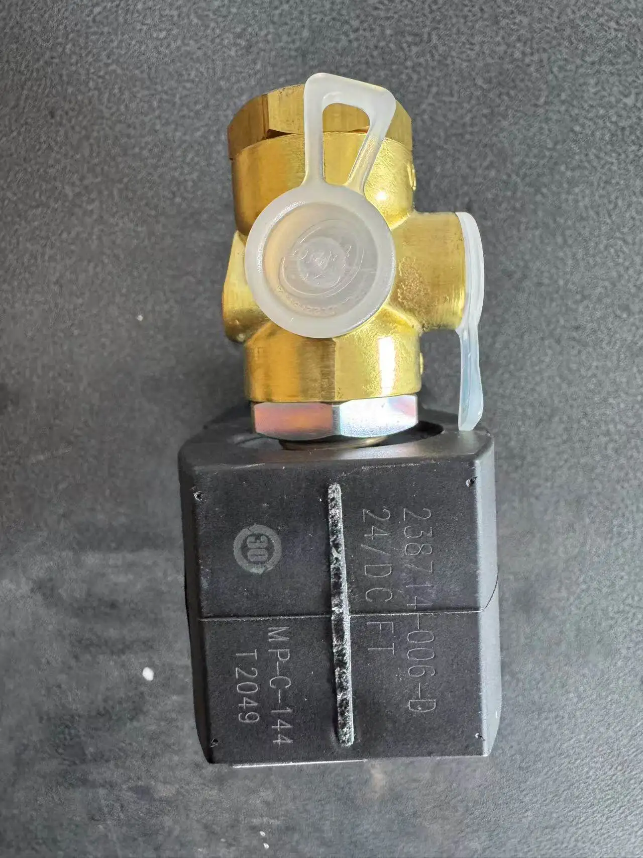 Фото Подходит для электромагнитного клапана ASCO VCEFCM8320G174, латунный корпус, взрывозащищенный CT4, с распределительной коробкой. №3