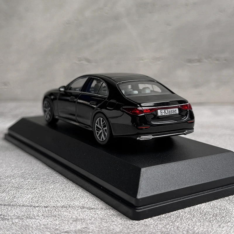 Фото ISCALE 1:43 E450 W214 E-Klasse E300 Имитация модели автомобиля из сплава №3
