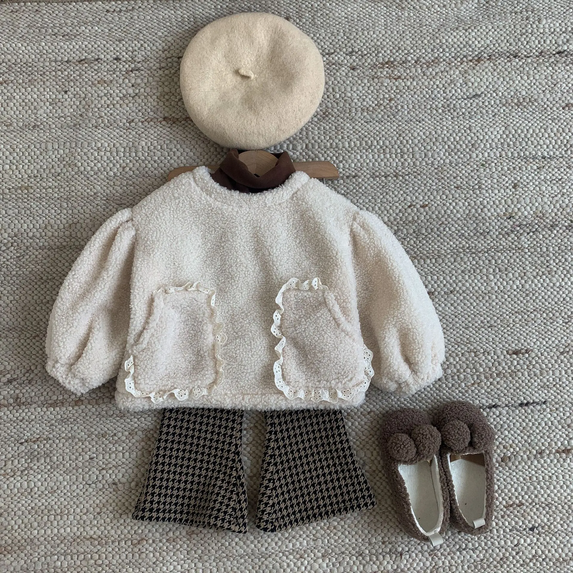 

Детская одежда свитер Новинка Зима 2022 корейский кружевной милый бархатный свитер для девочек пуловер теплая одежда Мао