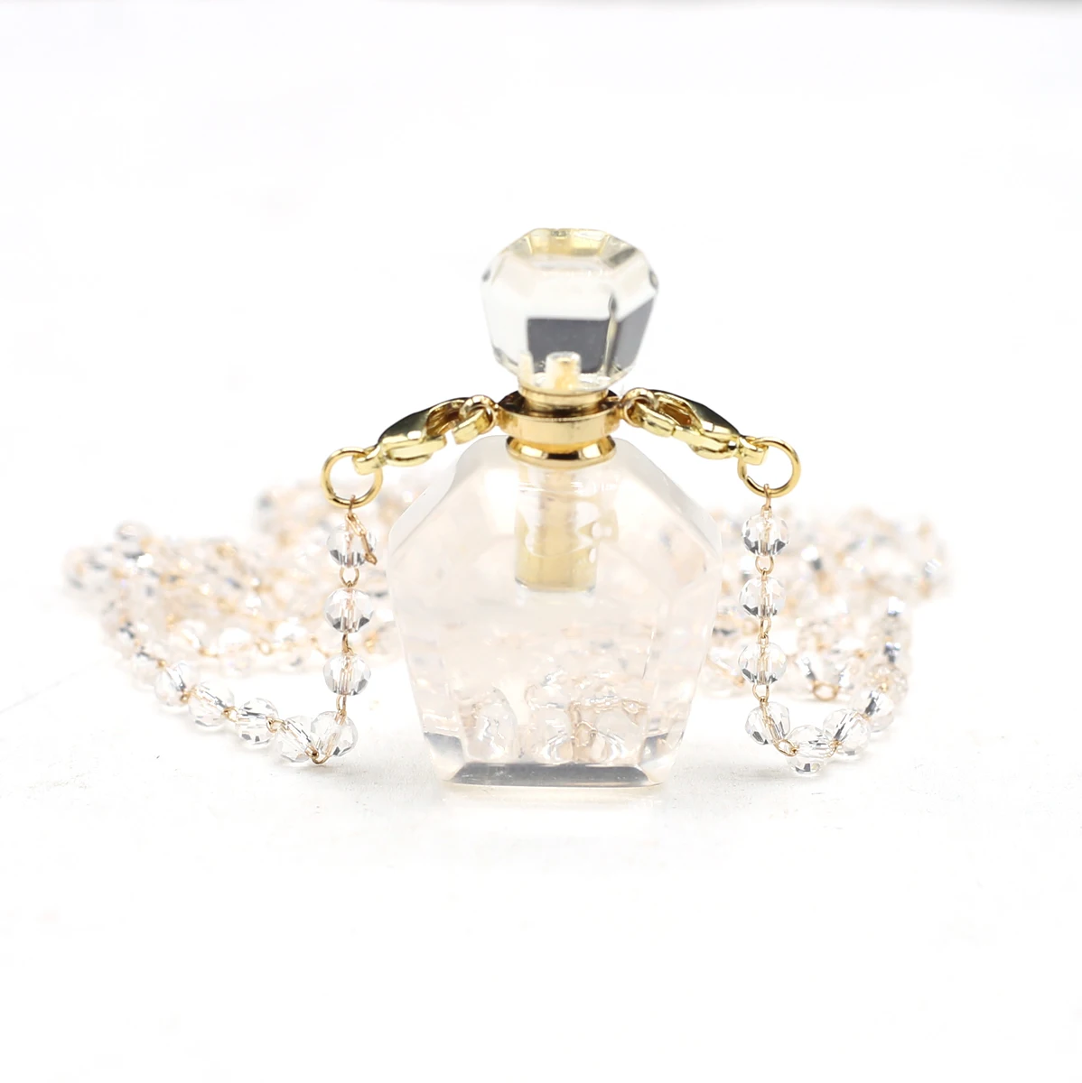 Купи Natural Stone Clear Quartz Perfume Bottle Pendant Necklace Crystal Chain Essential Oil Diffuser Necklaces for Women Jewelry Gift за 357 рублей в магазине AliExpress