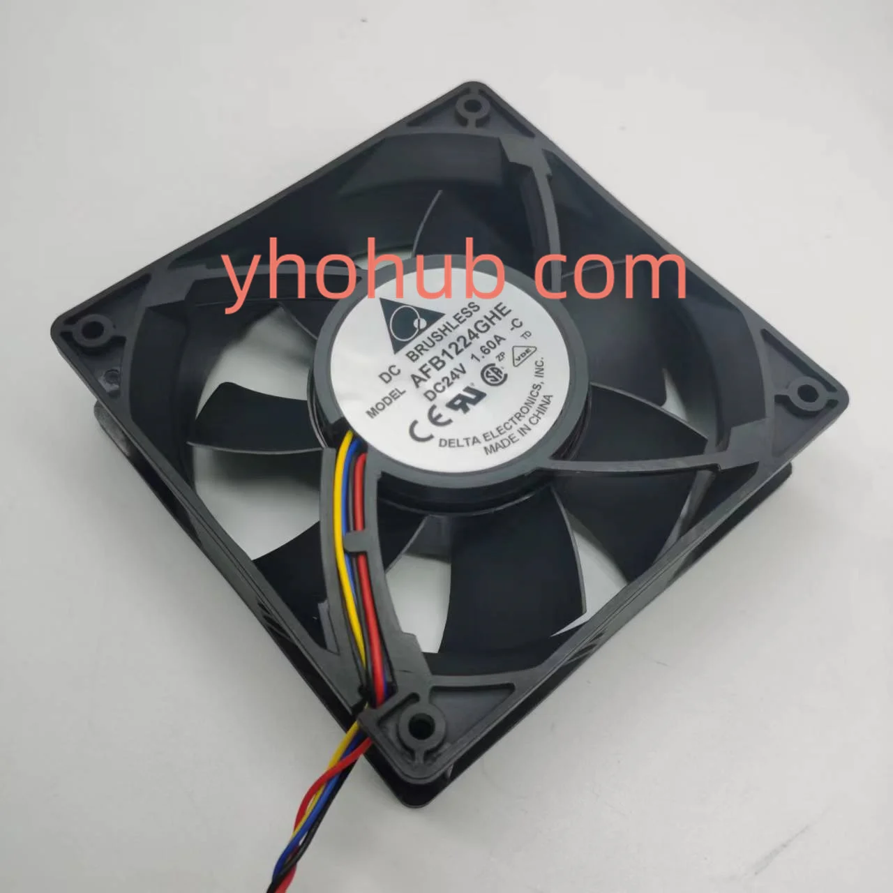 Серверный Вентилятор охлаждения Delta Electronics AFB1224GHE C, постоянный ток 24 В, 0,75 А, 120x120x38 мм, 4 провода