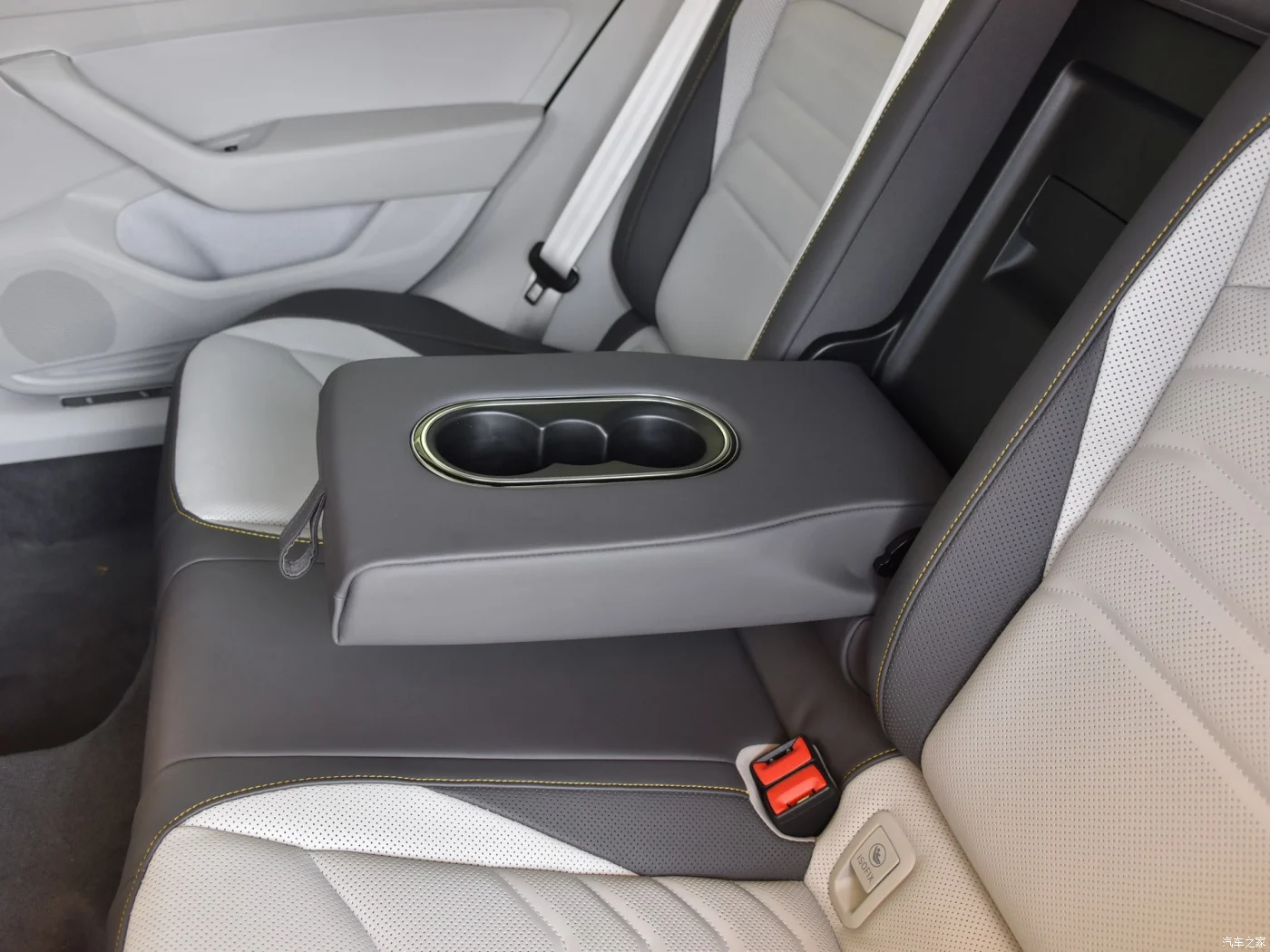 Чехлы из искусственной кожи для автомобильных сидений Volkswagen Arteon New CC 2019 2020 2021 2022