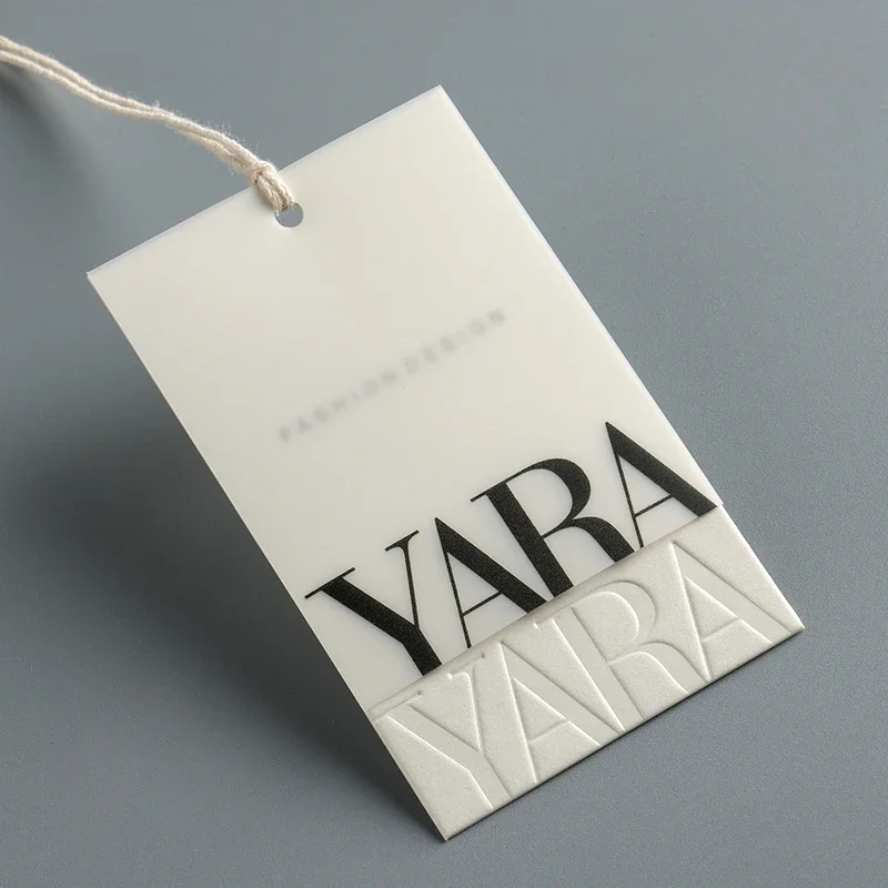 100pcs Clothing Shop Hangtags Custom-made High-grade Women's Clothing Labels Custom Logo Beige Card Hanging Tags for Clothes