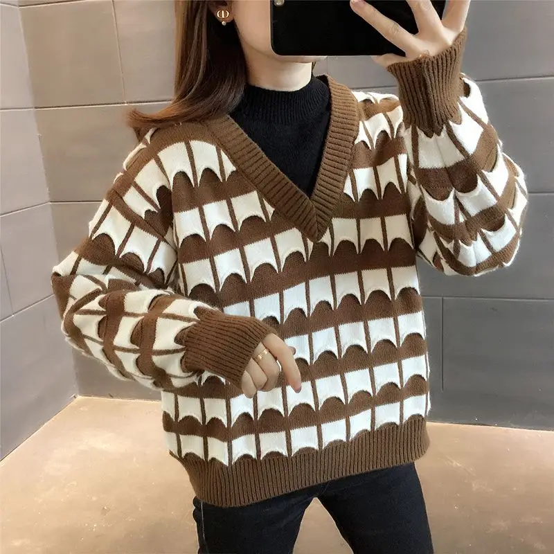 Клетчатый женский свитер с полувысоким воротником новый осенне-зимний свободный