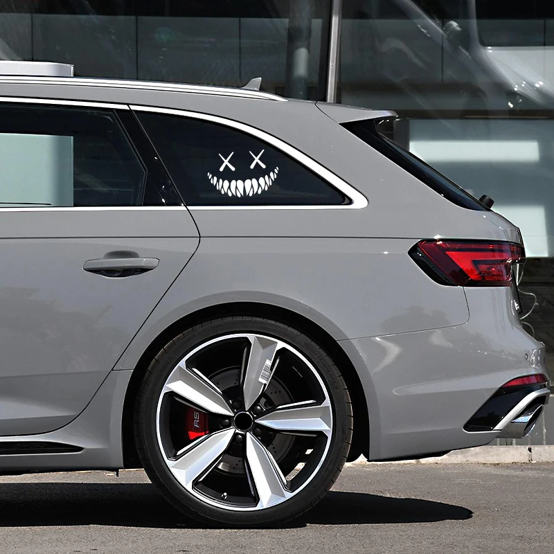 Улыбающееся Лицо Демона Автомобильная Наклейка 20x13 См