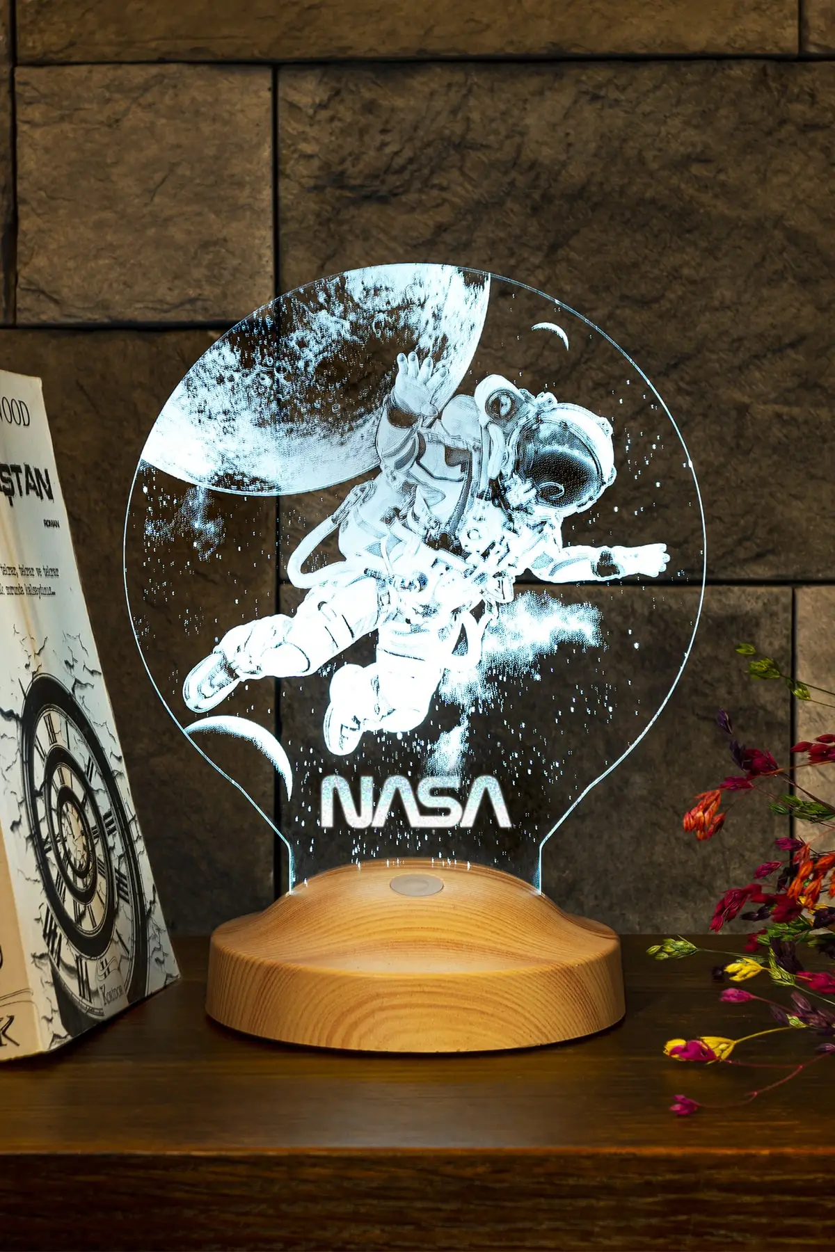 

3d Nasa astronaut cosmonot Led lamp personalized design