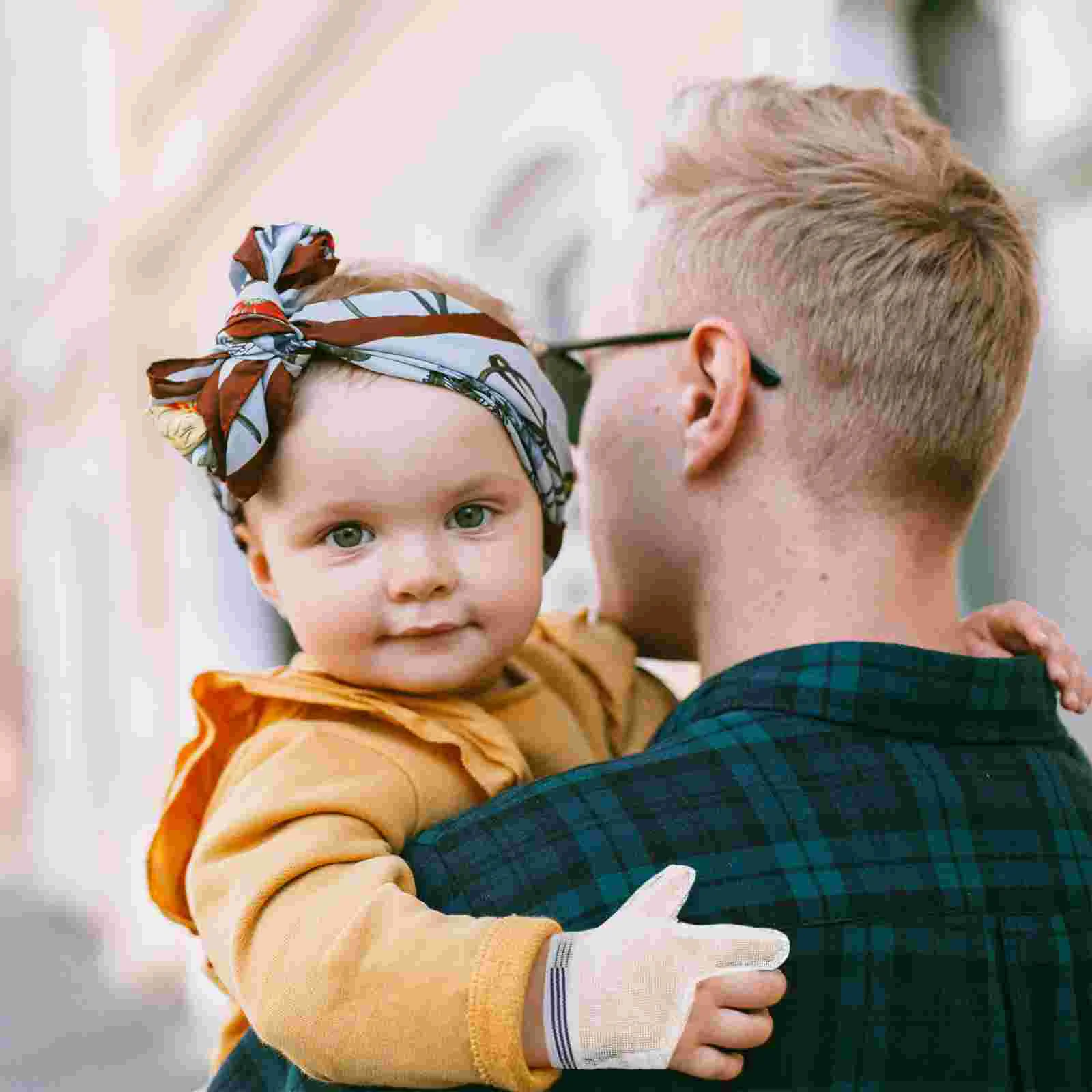 

1 Pair of Infant Thumb Sucking Corrector Baby Stop Sucking Finger Protector