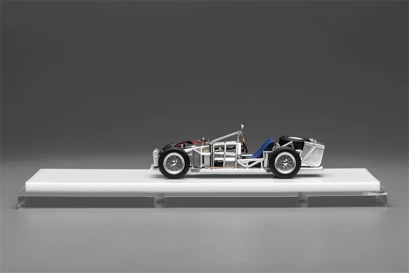 Фото Коллекционная модель автомобиля Spaceframe с двигателем в масштабе 1:64 №1