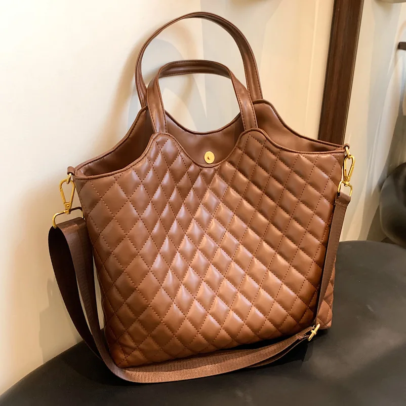 

CGCBAG Large Capacity Women Tote Bag Lingge Designe Luxury Handbags 2022 Quality Leather Shoulder Bag Simple Commute Handbags