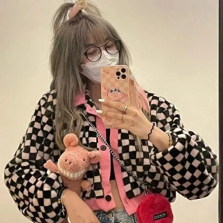 Корейский короткий кардиган контрастных цветов на пуговицах с шахматным принтом