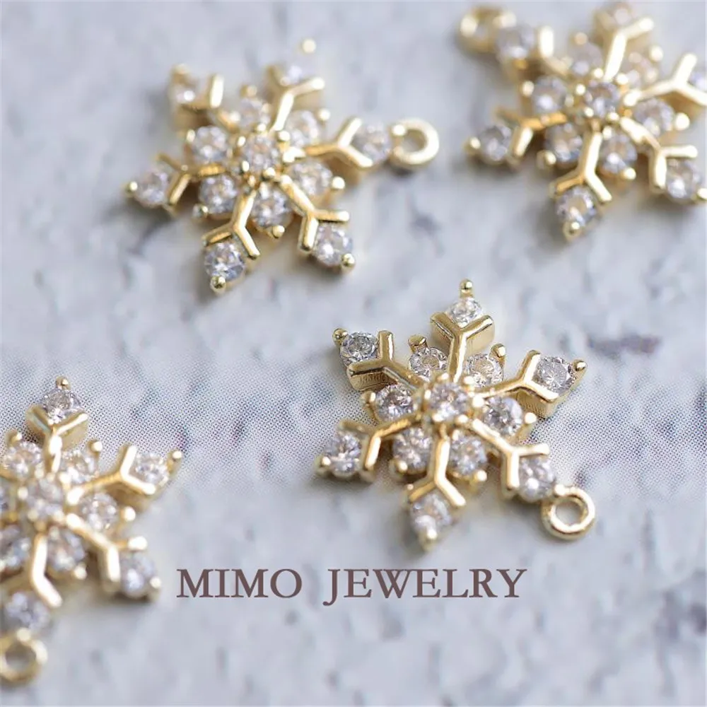 

Gold-plated zircon micro-inset hexagonal snowflake pendant with color preservation, DIY Christmas pendant accessories