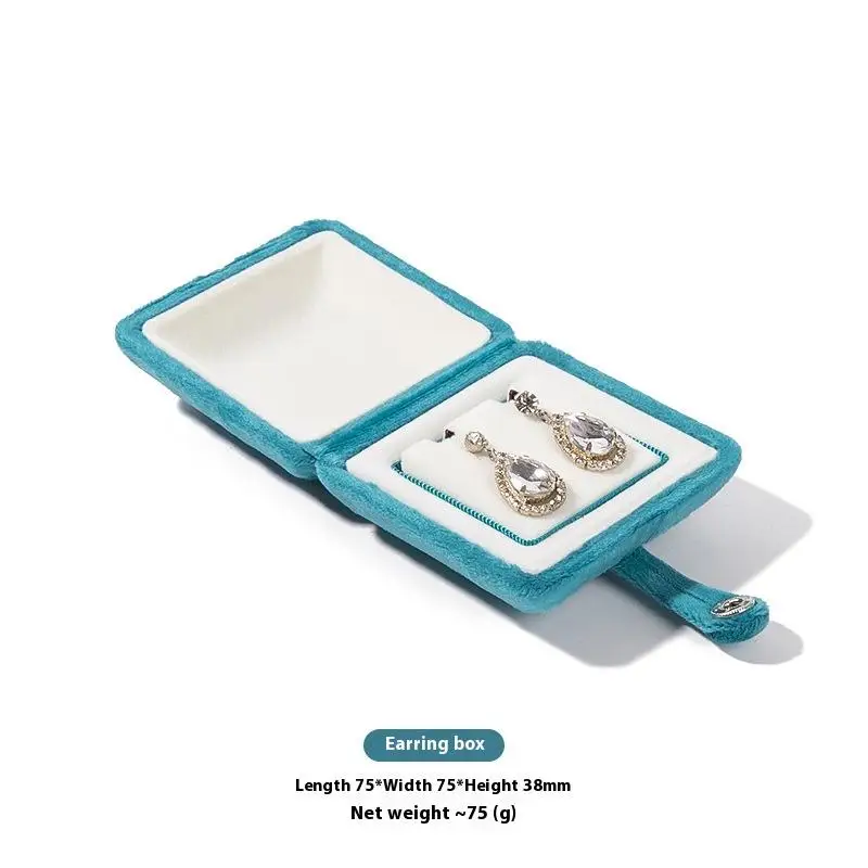 

Бархатный футляр для украшений HWetR