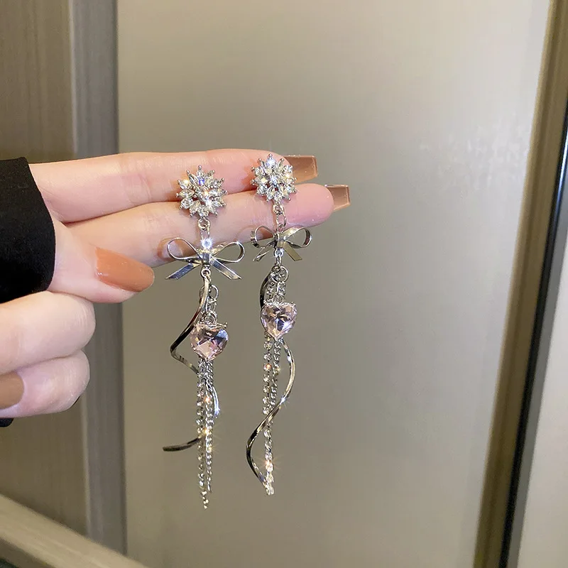 

Korean New Fashion Crystal Heart Drop Dangle Earrings For Women Long Tassel Chain Bowknot Luxury Rhinestone Flower Stud Jewelry
