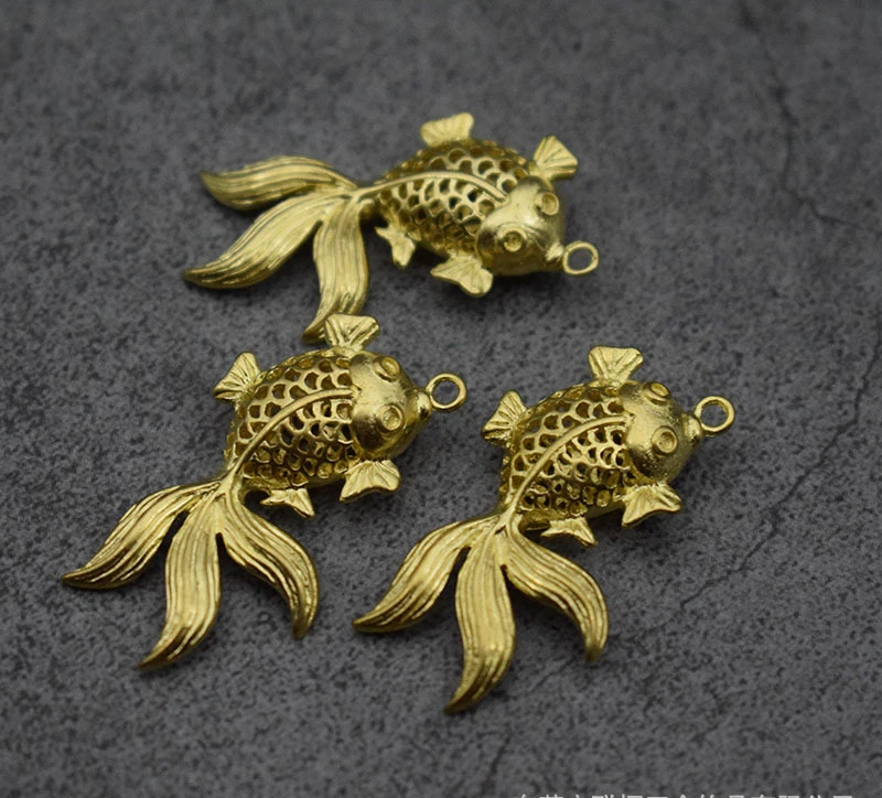 

Brass Polished Small Goldfish Handmade Creative Hollow Carp Keychain Pendant Bag Mobile Phone Mini Fish Pendant Key Chains