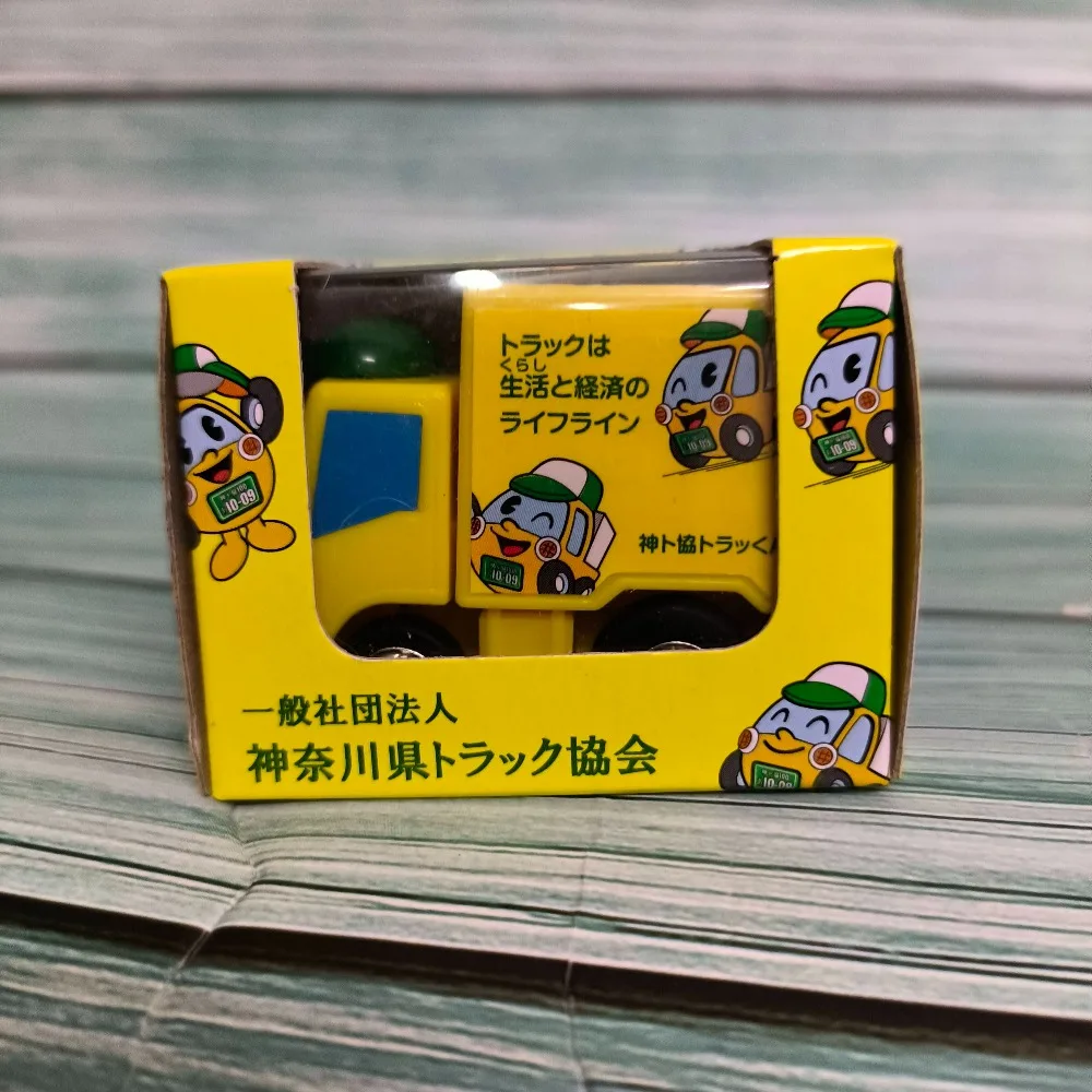 Фото Оригинальная японская машинка TOMY Choro-Q с инерционным механизмом, коллекционная модель грузовика и мини-модель автомобиля, развивающая коллекционная игрушка для детей №2