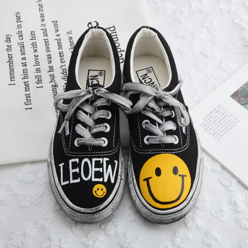 

Smiley2023 New Personalized Low Top Trendy Shoes for Women Large, Dirty, and Dirty Shoes Made of Old Classic Laces
