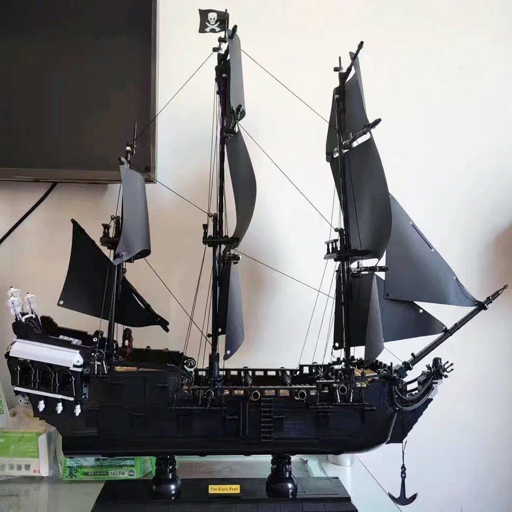 

DK6001 Creative Black Pearl Queen Anne's Revenge Pirates Ship Ideas Caribbeans Ship Moc Brick Model Building Blocks Movie Toys