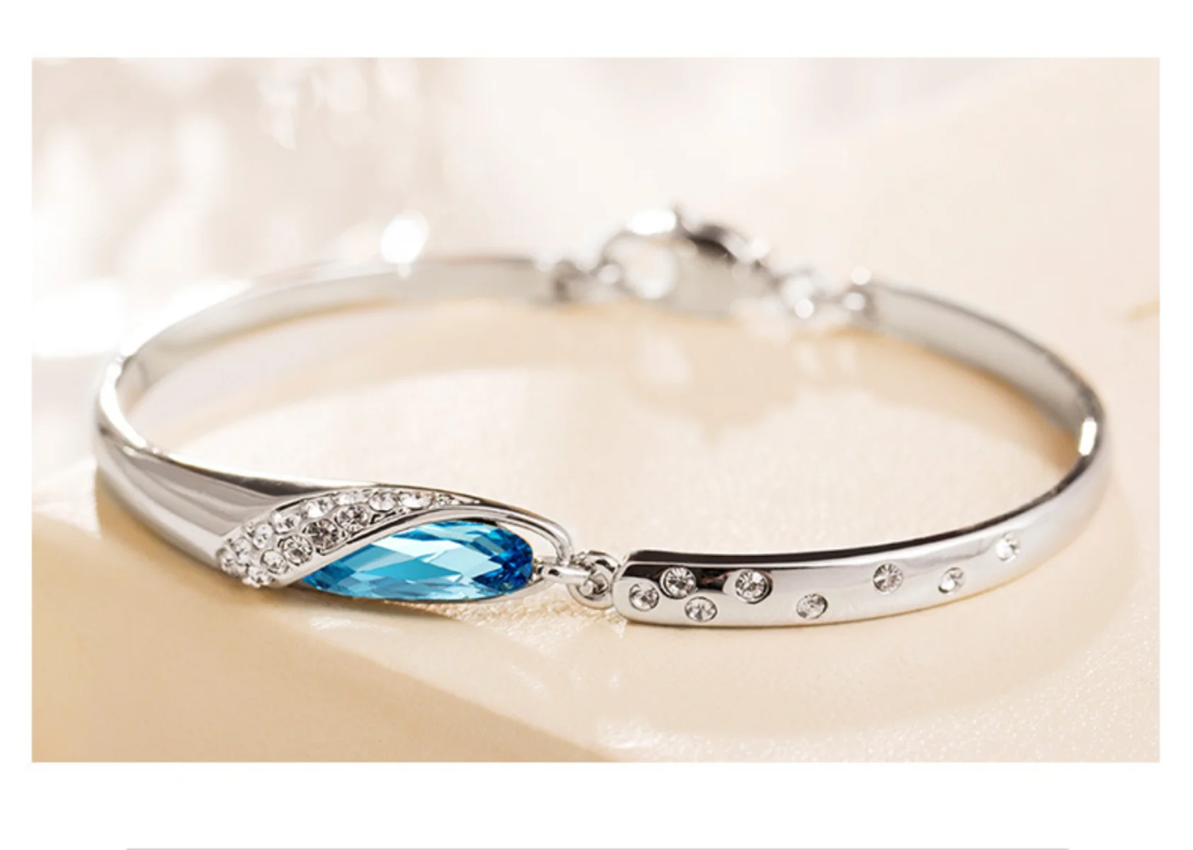 Стеклянный браслет для обуви посеребренный с австрийскими кристаллами