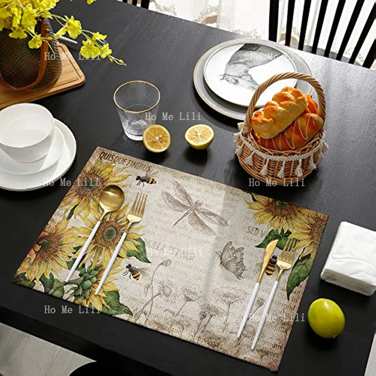 

Washable Cloth Placemats Retro Farmhouse Sunflowers and Honey Bee Vintage Background Heat Resistant Placemats for Dining Table
