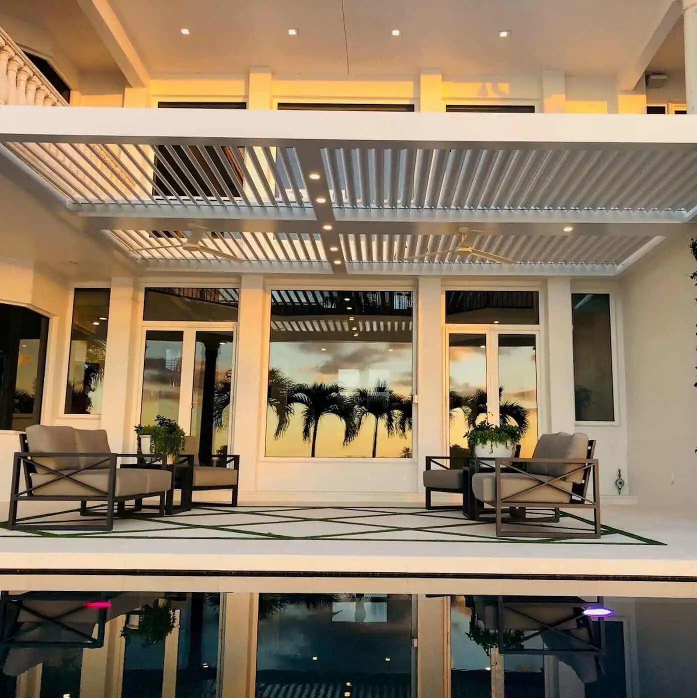 

Outdoor Use Customized Aluminum Alloy Flipped Louver Roof Pergola