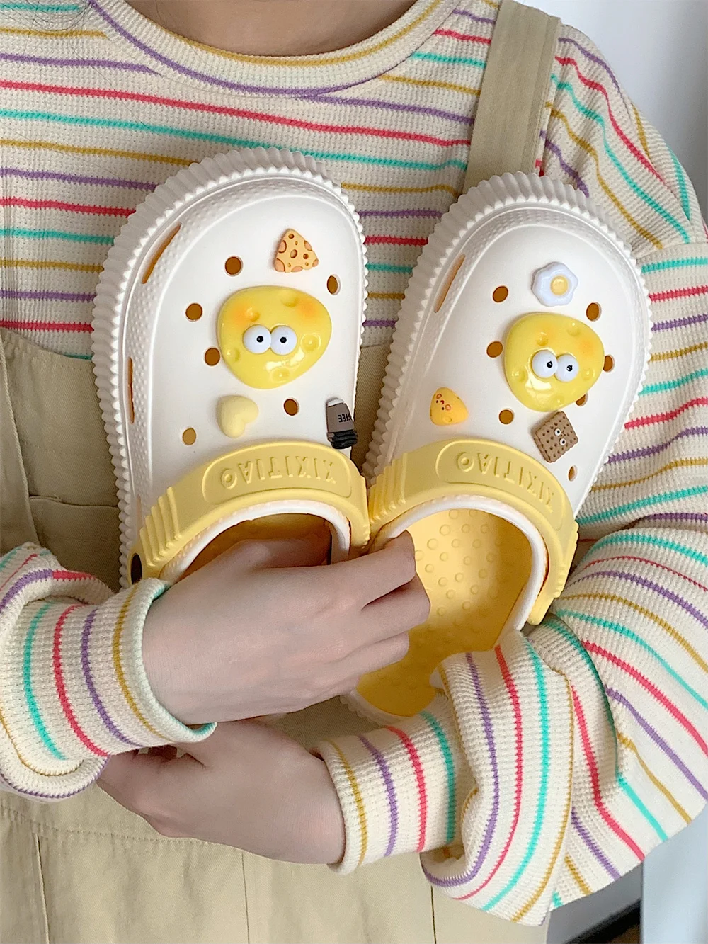 Fun DIY Cheese Hole Garden Shoes For Female Slipper Summer Women Sandals Eva Thick Soles Slipper Flip Flops 2023 Beach Slipper