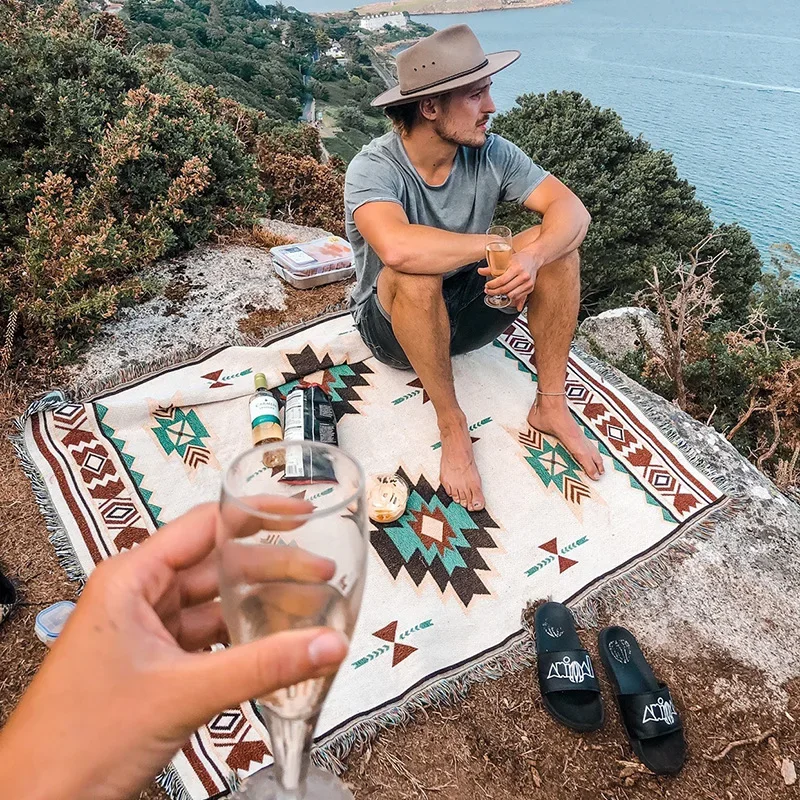 Одеяло с кисточками в стиле бохо