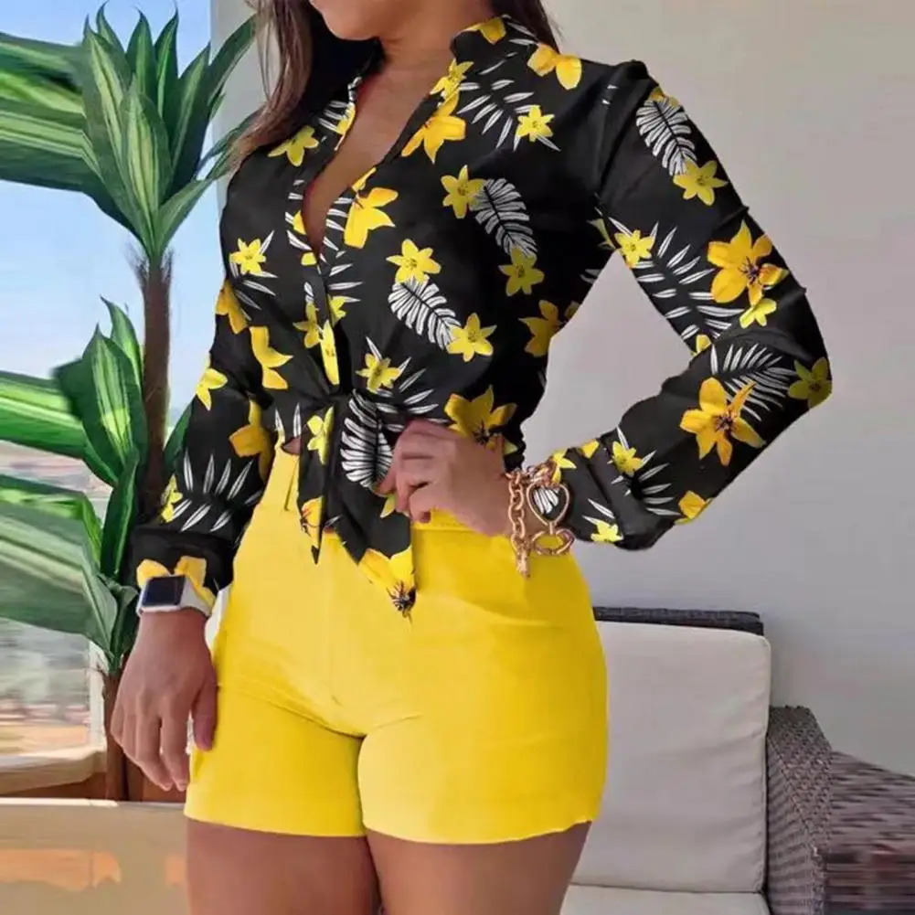 

1 Set Popular Women Suit Slim Two-Piece Shirt Short Pants Slim-fitting Printed Outfit