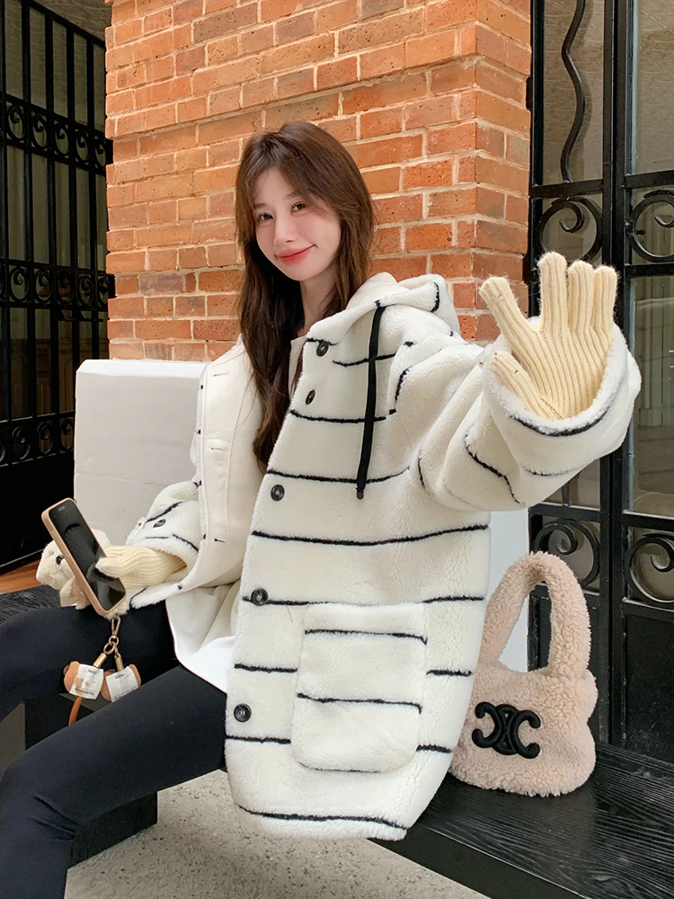 Корейская серия в белую полоску свободный утолщенный капюшон однобортный мех