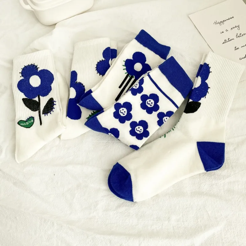 Fashion White Blue Flower Cotton Sock Set 5 Pairs Female Casual Ins Trend High Quality Cute Floral Cotton Mid-Tube Socks Women