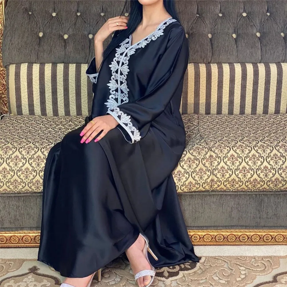 

Women Muslim Dress Fashion Embroidery Floral Patchwork Long Sleeve Solid Color Pullover Loose Mid Eastern Spring Dress For Lady