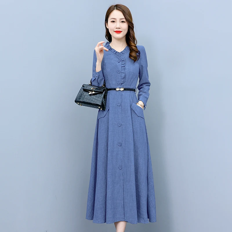 

Женское платье с V-образным вырезом и коротким рукавом