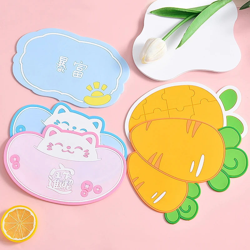 

Мультяшный моющийся Противоскользящий коврик для автомобильной панели