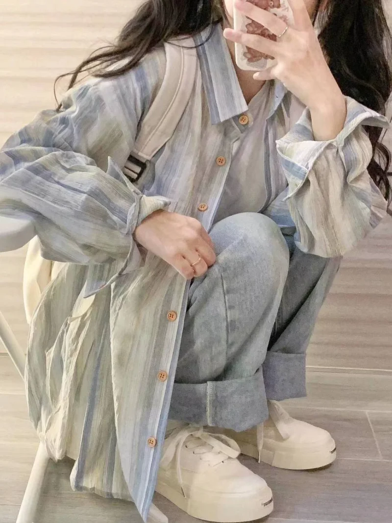 

Женская блузка с длинным рукавом и отложным воротником, свободного покроя