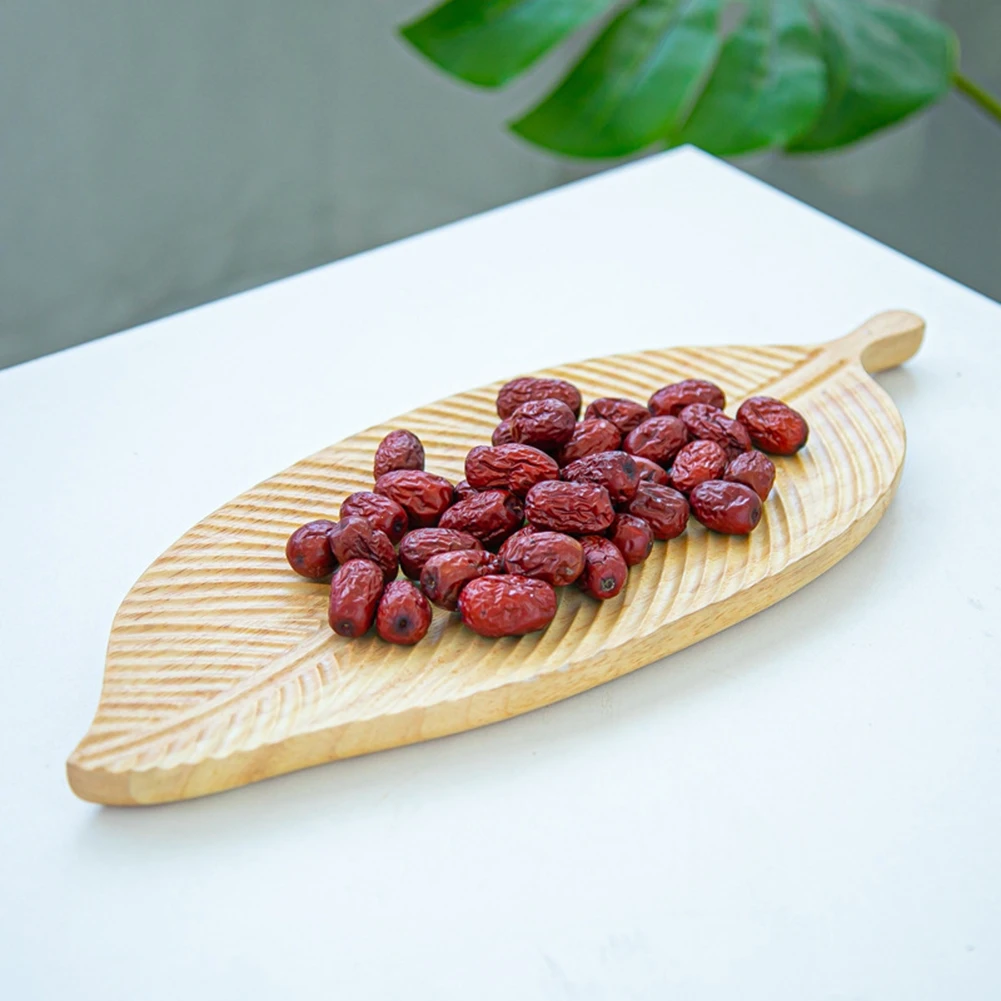 Nordic style leaf-shaped solid wood dessert plate decorative tray fruit tableware kitchen shelf |