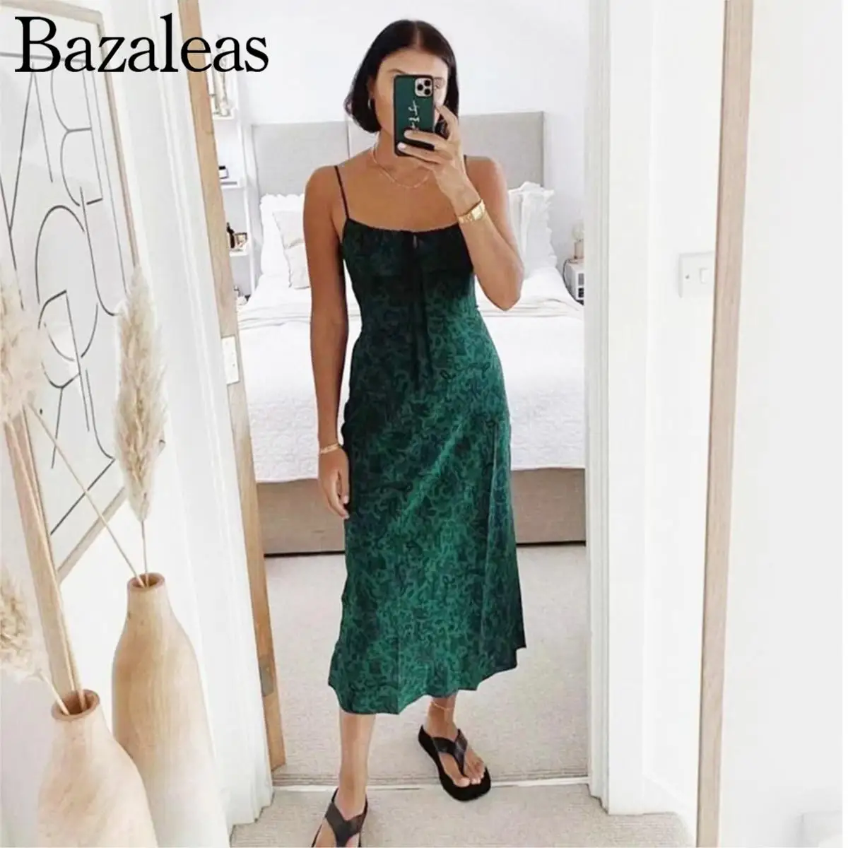 Женское винтажное платье на бретельках длинное зеленое в стиле бохо без рукавов