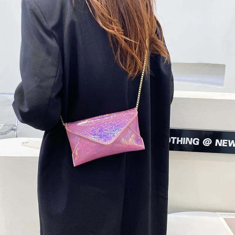 Designer Metallic Envelope Shoulder Bag Fashion Chains Crossbody Bags For Women Luxury Shiny Pu Leather Small Purses INS 2023
