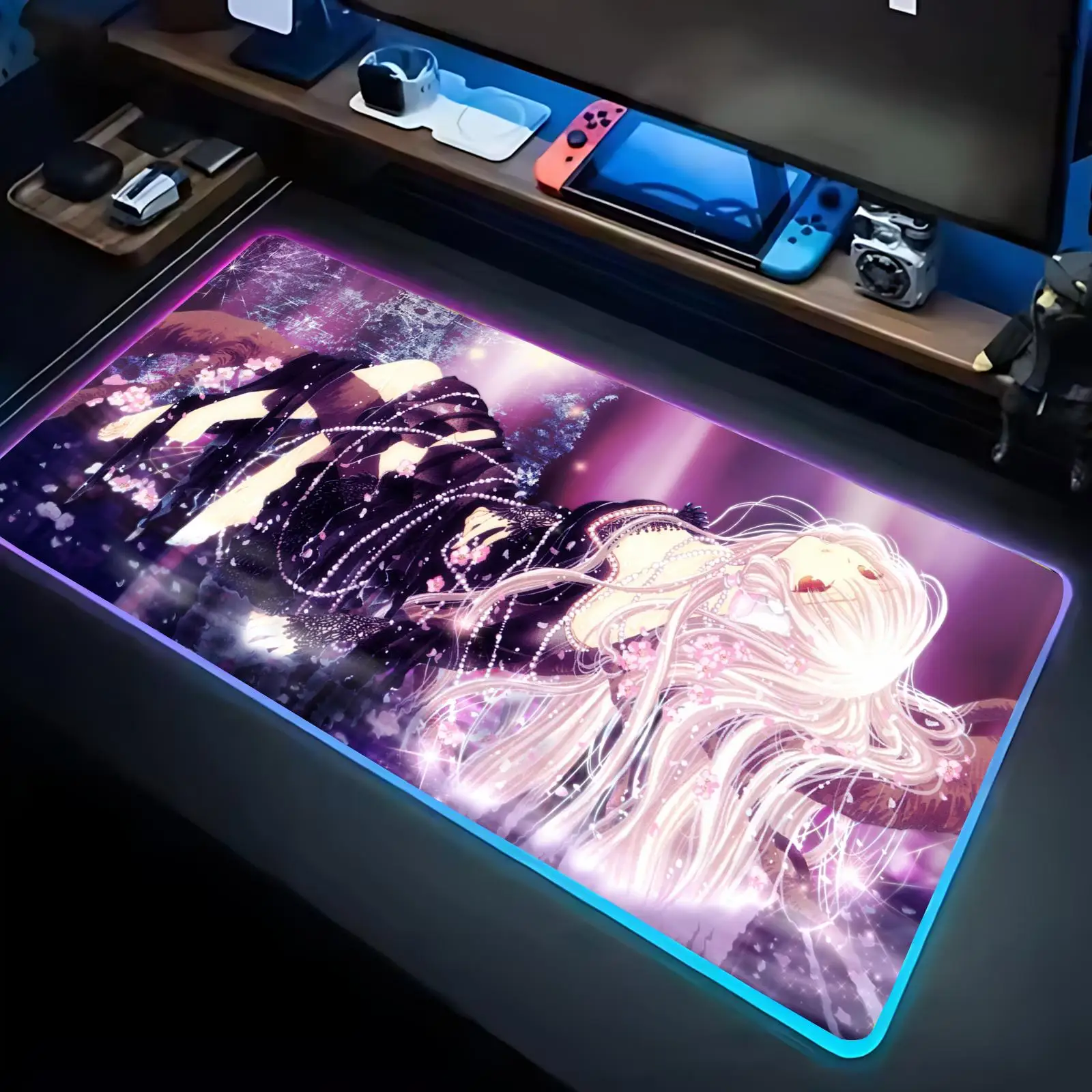 Фото Коврик для мыши C-Chobits Chii Anime Girl, большой игровой коврик для мыши с RGB-подсветкой, настольный коврик со светодиодной подсветкой, для игр и офиса №2