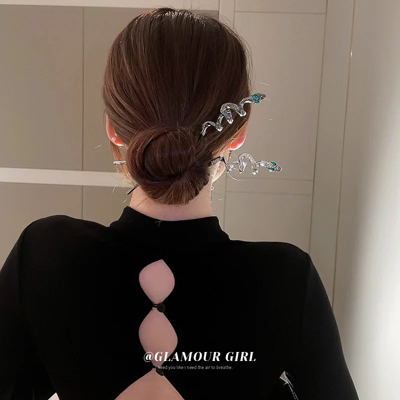 

Ins Metal Cold Wind Diamond Snake Hairpin National Tide Chinese Style Design Sense Hair Personality Accessories Wholes