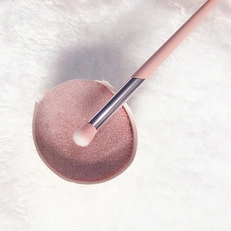 1Pcs Brand New And Highquality Makeup Eye  Brush Tool Ultra Soft Make Up Blender Diffuse Cut Crease Brush