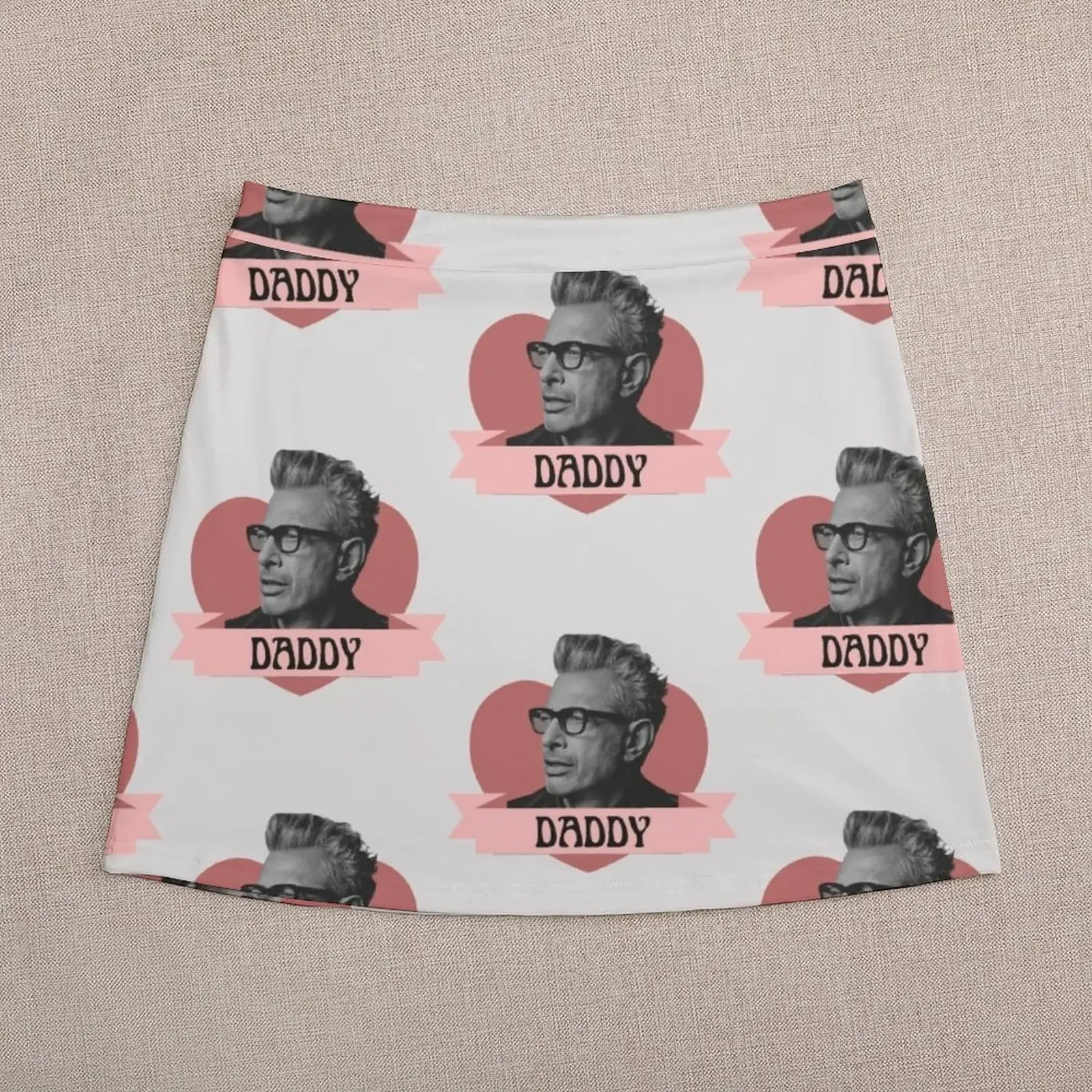 Женская мини-юбка с сердечком в стиле Звезд