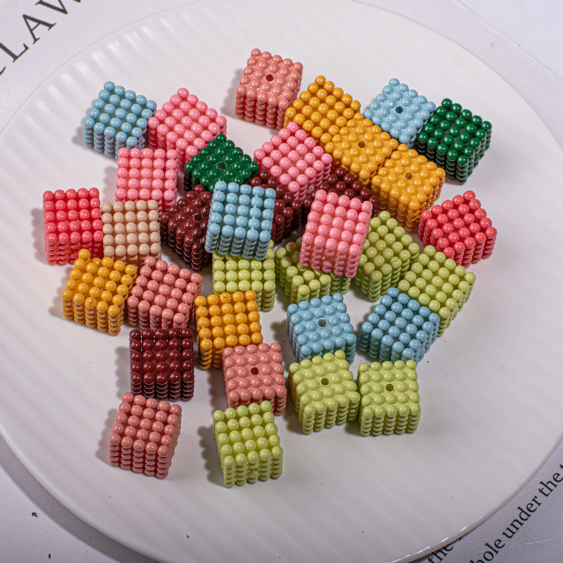 

DIY Jewelry Findings 50pcs 14mm Solid Colors Cube Polka Dots Style Sqaure Acrylic Jewelry Beads Plastic Ornament Accessory