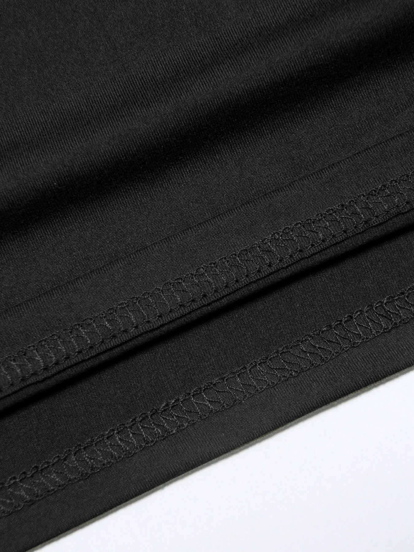 Женская футболка с коротким рукавом и круглым вырезом принтом