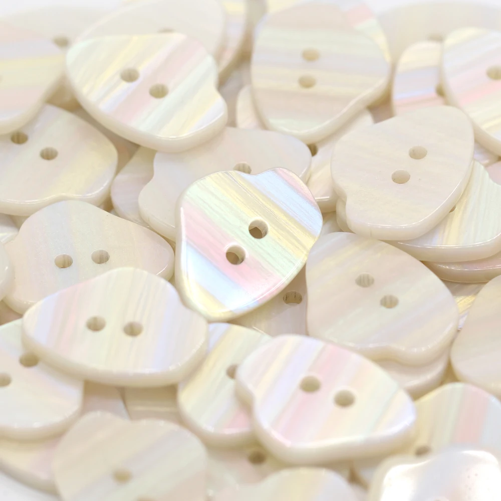 

HENGC 17/25mm Cloud Shape Shell Pearl Resin Buttons For Clothing Women Shirt Blouse Dress Skirt Chic White Handmade Decorations