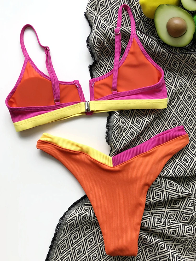 Купальник-бикини женский с чашками пуш-ап и V-образным вырезом |