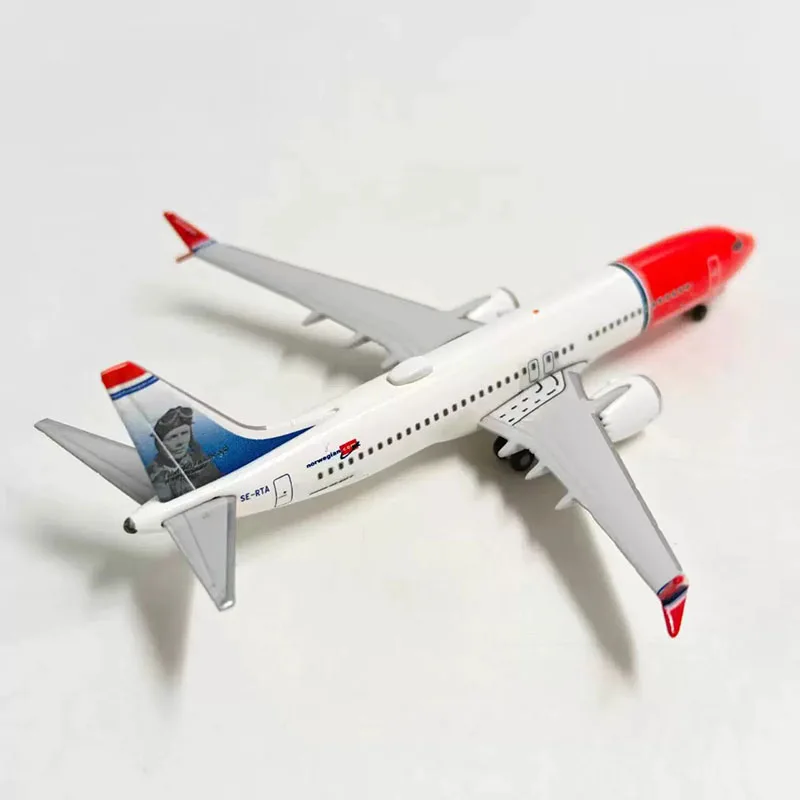 Фото Модель самолета Herpa Diecast Alloy 1:500, масштаб 737 Max, 8 пассажиров, для коллекций и демонстрации №3