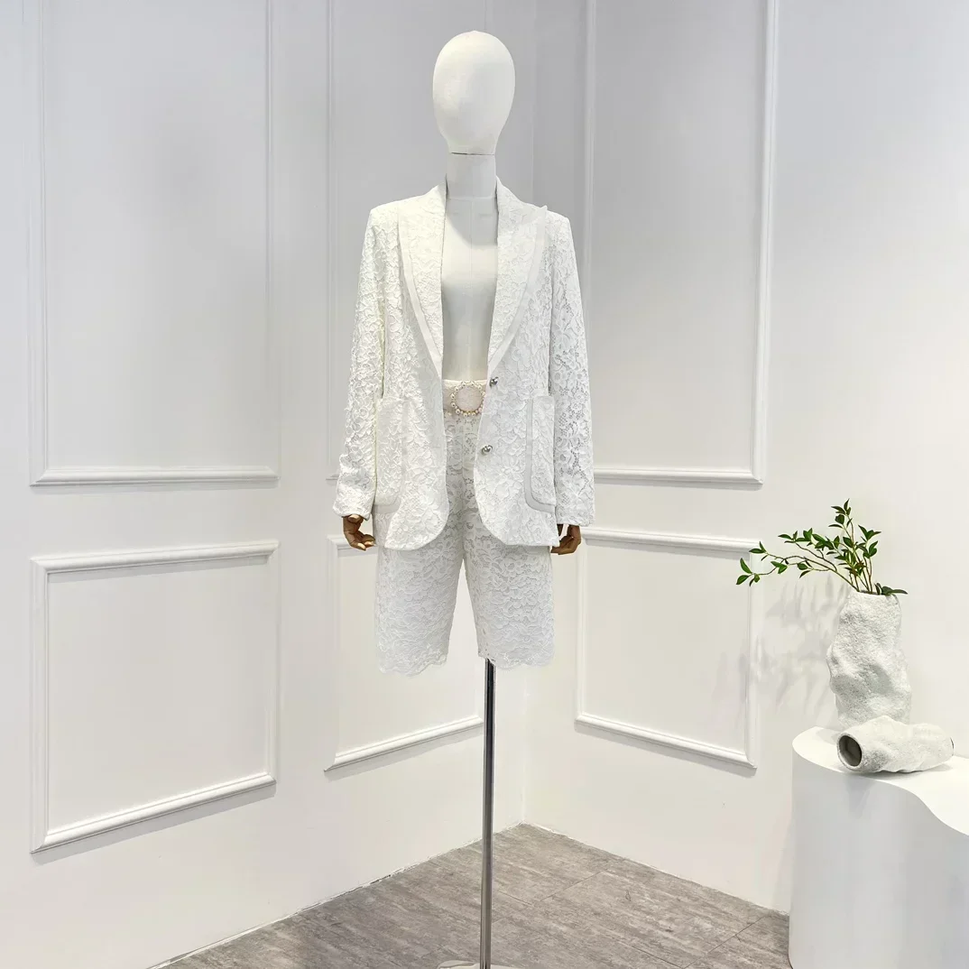 

2023 Spring Summer Top Quality White Vintage Lace Beading Hook Flower Hollow Woman Short with Belt Blazer Suit