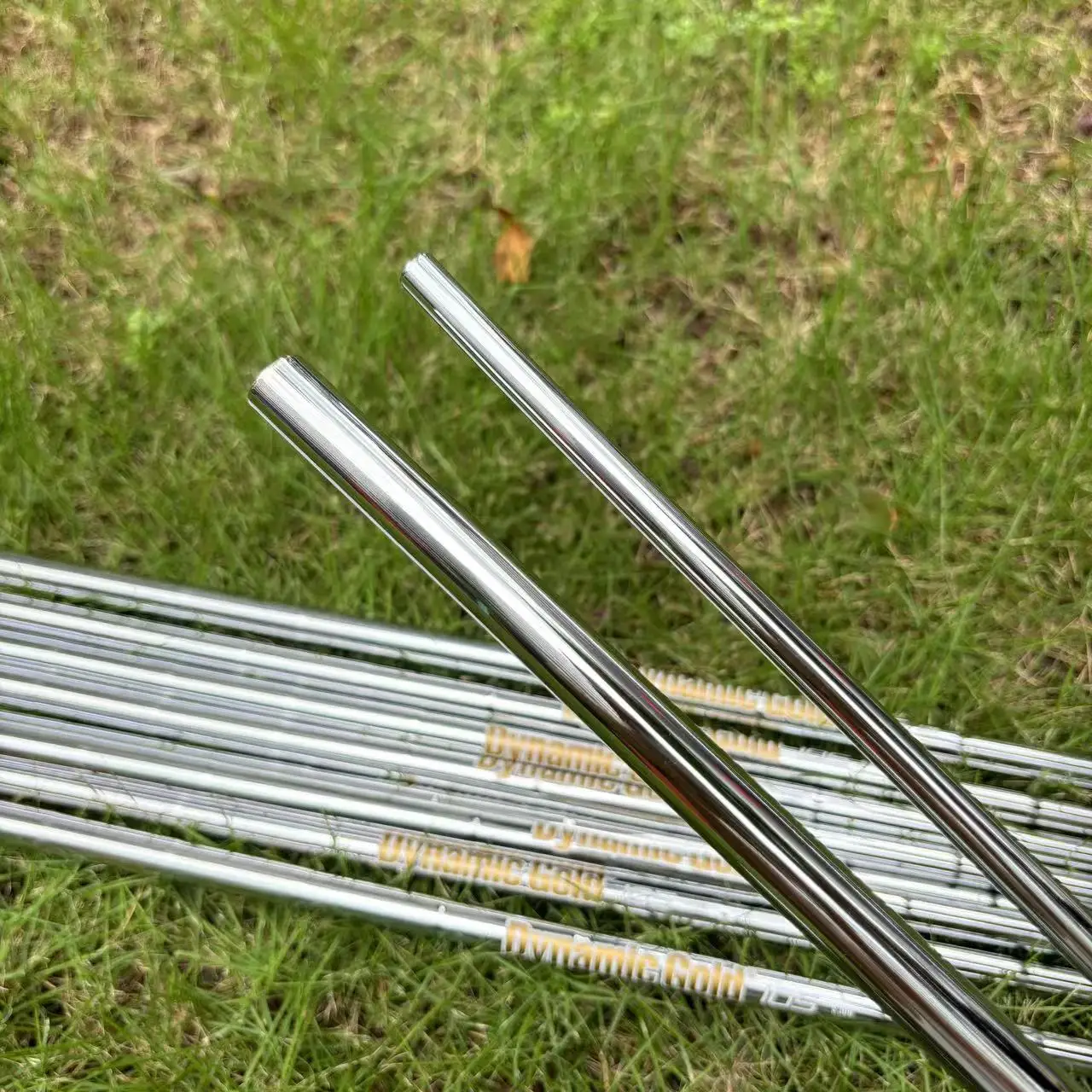 105 динамические золотые клюшки для гольфа 300 S/R утюги валы серебряный стальной