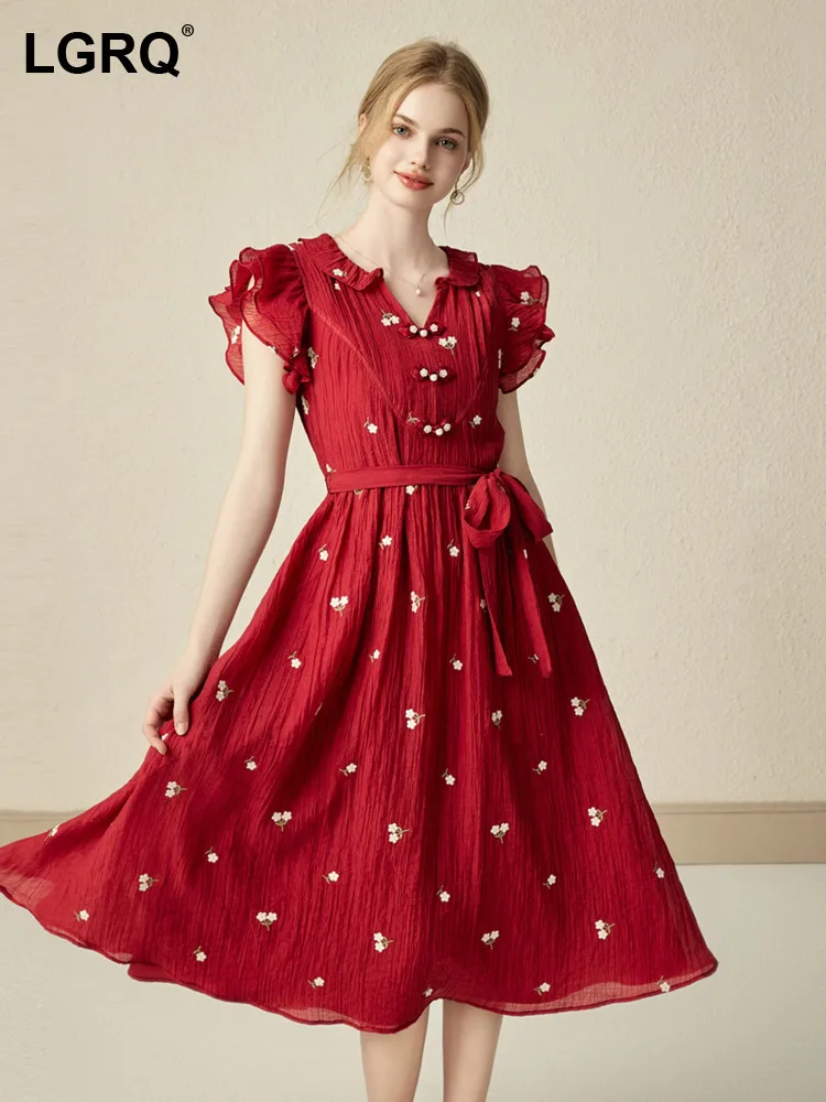 Женское ТРАПЕЦИЕВИДНОЕ ПЛАТЬЕ С заниженной талией V-образным вырезом и цветочным